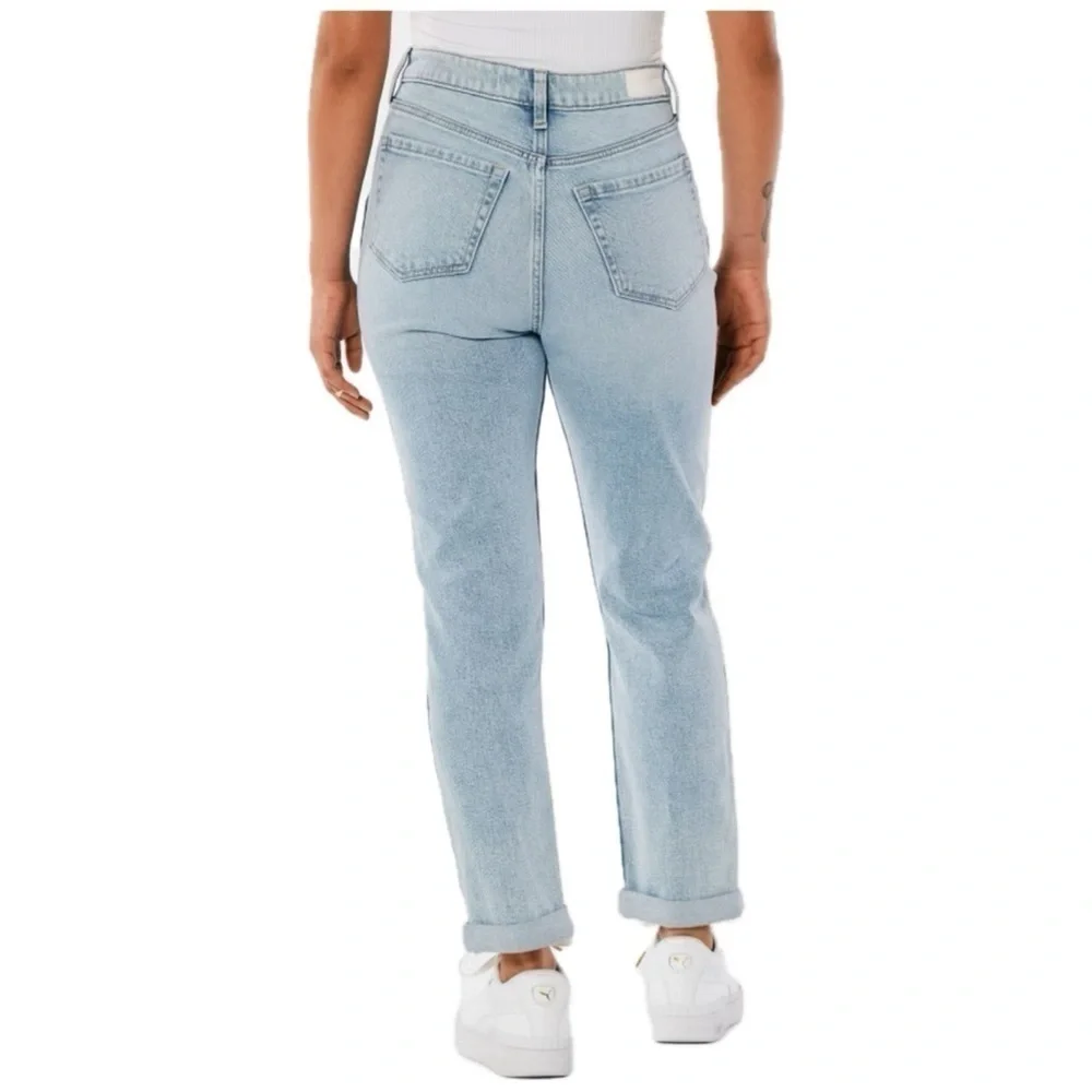 Hollister Ultra High Rise Mom Jeans Ripped Size 5 Short / Petite W27 L25